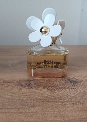  Beden Renk Marc Jacobs Daisy Intense Kadın Parfümü