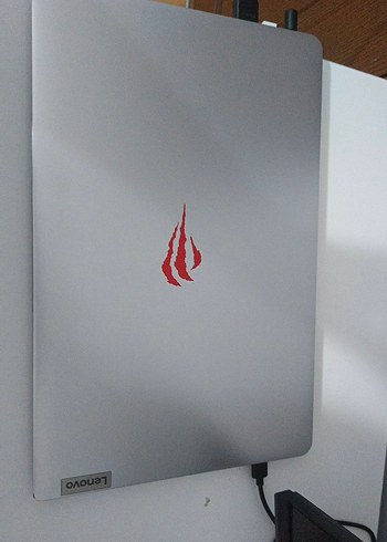 Gri Lenovo Dizüstü Bilgisayar - Görsel 2