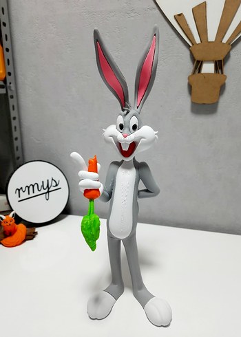 Renkli Bugs Bunny Figürü