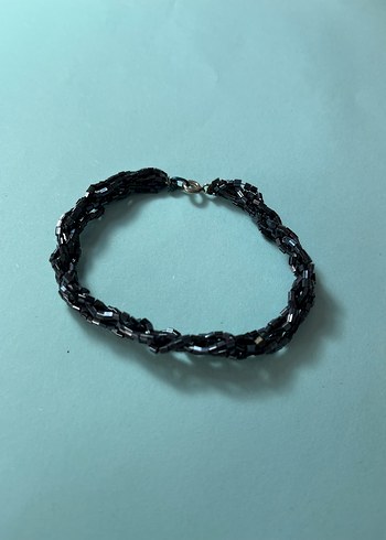 Siyah Boncuklu Yılan Desenli Gotik Kolye