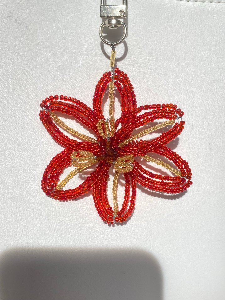 Boncuklu Kırmızı Çiçek çanta charmı - Görsel 2