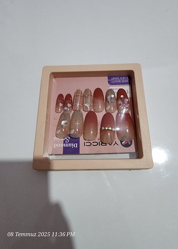 Pastel Bej Takma Tırnak Seti ve Yapıştırıcı - Görsel 2