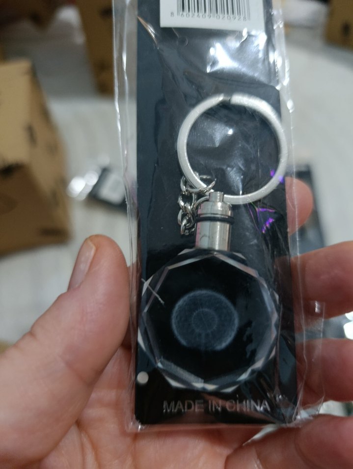 Renkli Işıklı Pullu Anahtarlık - Görsel 3