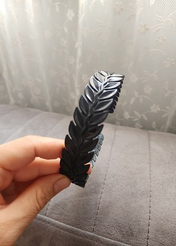 Yaprak Desenli Siyah Elastik tac toka