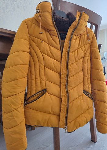 Loft Hardal Sarısı Fermuarlı Temiz Kullanılmış Kadın Kışlık Mont