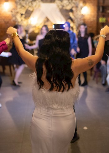 Straplez Tüy Detaylı Beyaz Denizkızı Gelinlik - Görsel 3