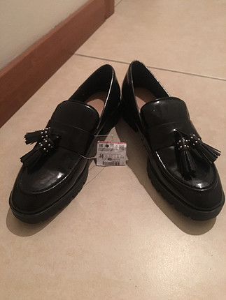 Zara ayakkabı etiketli ürün 