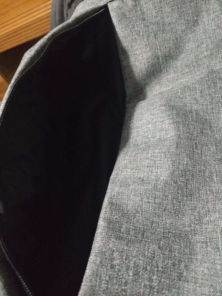 Gri Fermuarlı Minimalist Erkek Sırt Çantası - Görsel 2