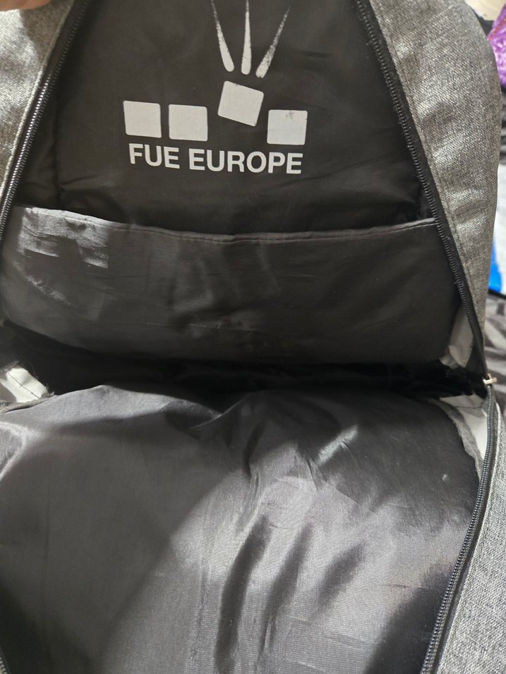 Gri Fermuarlı Minimalist Erkek Sırt Çantası - Görsel 3