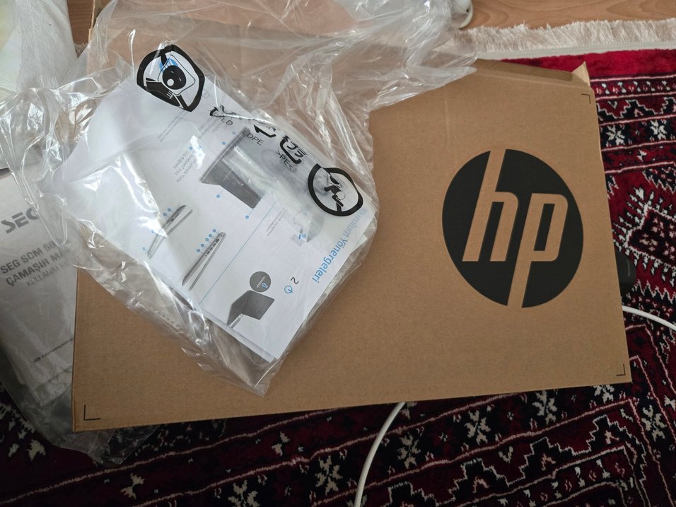 Beyaz Laptop Dizüstü Bilgisayar - Görsel 5