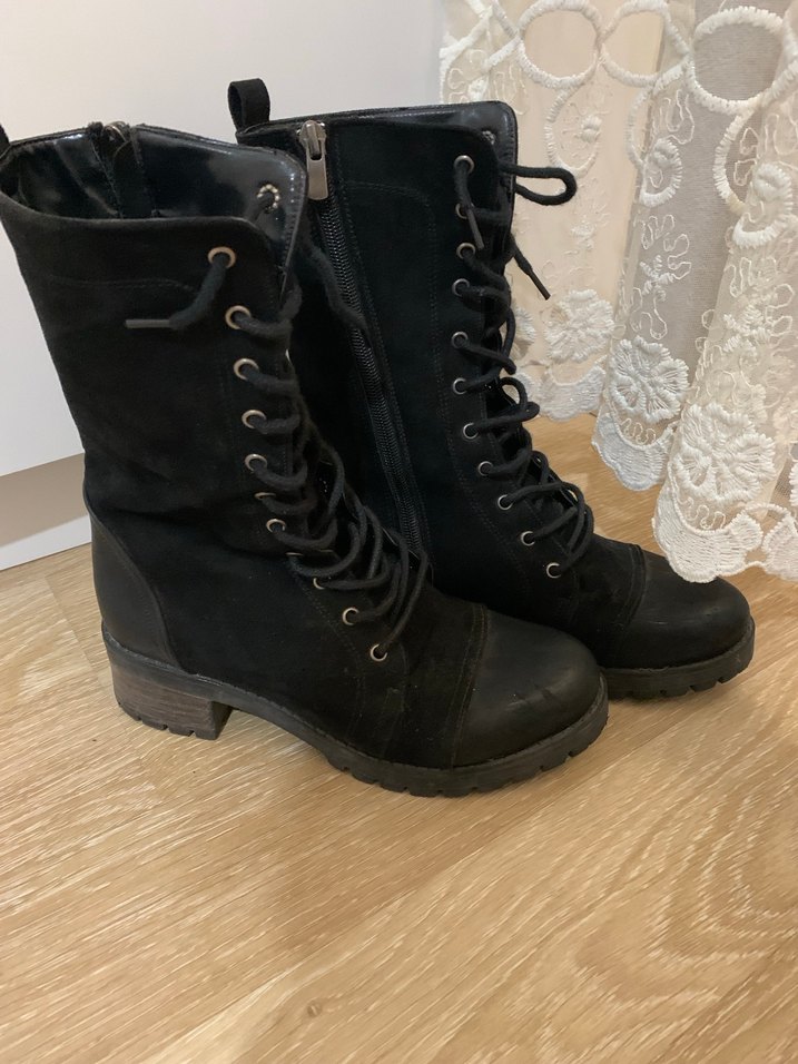 Siyah Süet Bağcıklı Gotik Kadın Botları - Görsel 3