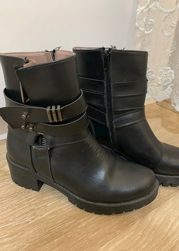 Tokalı Siyah Deri bot - Görsel 3