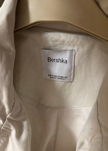 Bershka Düğmeli Beyaz Midi Trençkot