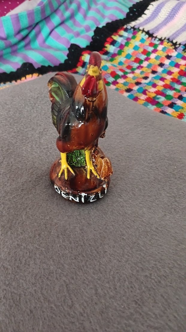 Koyu kahverengi horoz figürü - Görsel 3