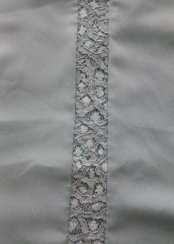 V Yaka Nakışlı Turkuaz Bluz - Görsel 3