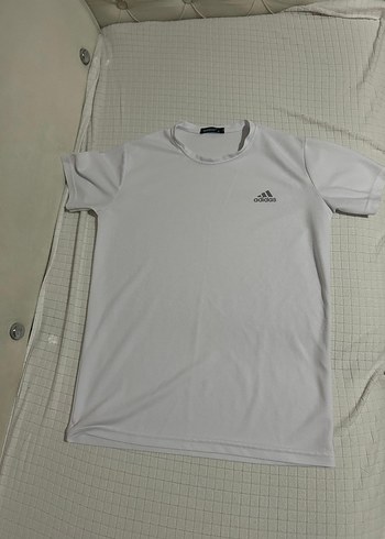 adidas yazılı beyaz tişört