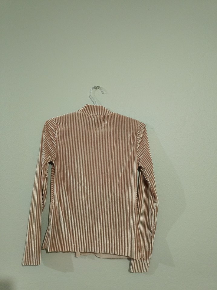 Bej Pilili Uzun Kollu Yüksek Yakalı Bluz - Görsel 2