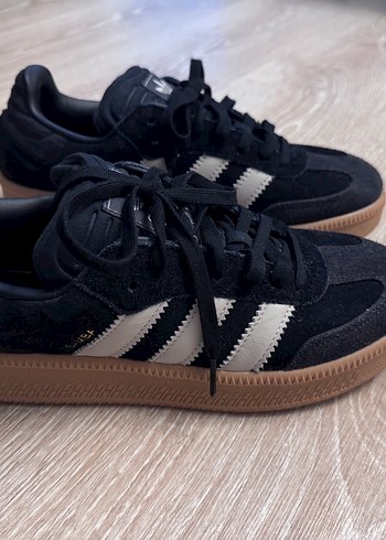 Adidas Siyah Suet Sneaker