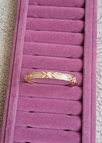 Dantel İşlemeli Altın Renkli Bileklik - Görsel 2