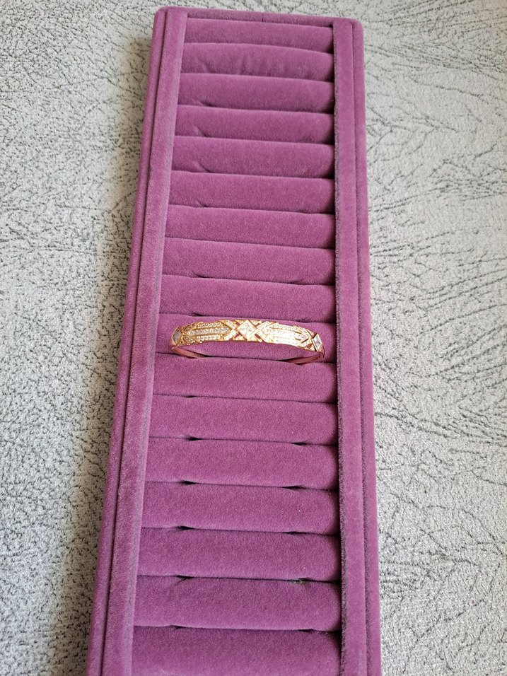 Dantel İşlemeli Altın Renkli Bileklik - Görsel 3