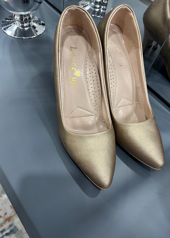 40 Beden Diger Altın Rengi Stiletto Topuklu Kadın Ayakkabı