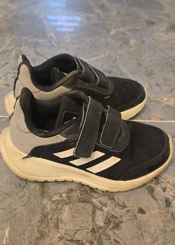 29 Beden Adidas Siyah Erkek Çocuk Spor Ayakkabı