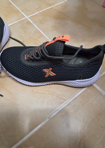 Kinetix Turuncu Siyah Bağcıklı kadın Spor Ayakkabı