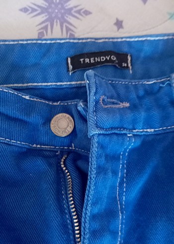 Trendyol & Milla Mavi Düğmeli Rahat Kesim Kadın Kot Pantolon