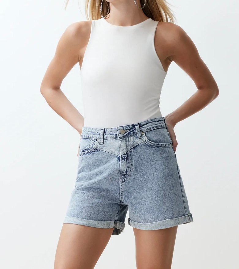 Yüksek Bel Denim Şort - Görsel 3