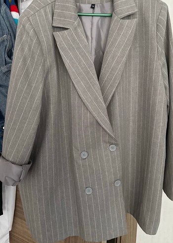 Gri Düğmeli Kadın Blazer Ceket