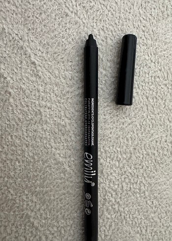 Emily Siyah Eyeliner - Görsel 2