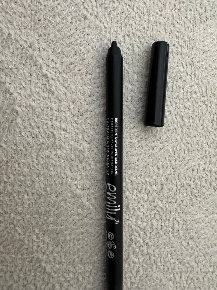 Emily Siyah Eyeliner - Görsel 2