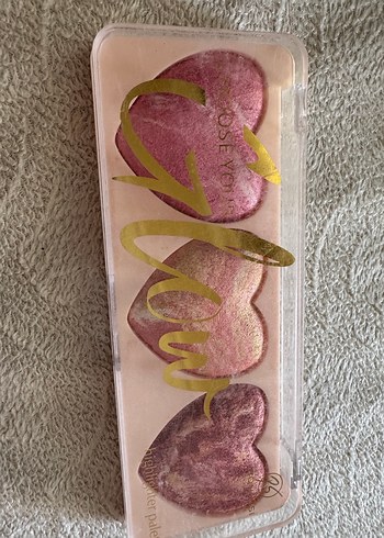 Kalp Şeklinde Pembe Highlighter Paleti - Görsel 2