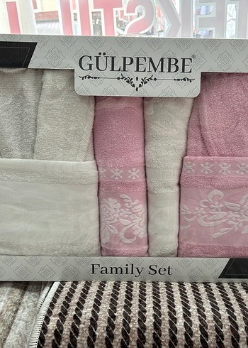 Gülpembe Nakışlı Gri Aile Havlu Seti - Görsel 2