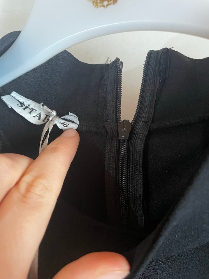 Boncuk İşlemeli Siyah Uzun Kollu Elbise - Görsel 2