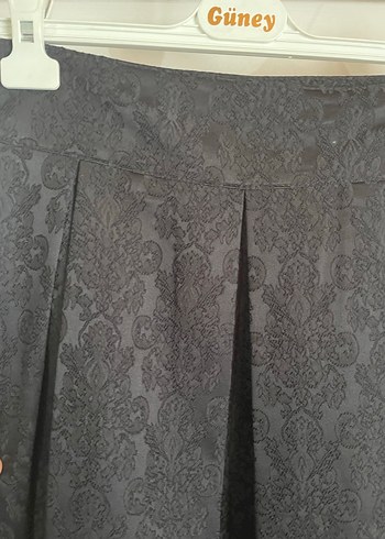 Siyah Pilili Uzun Gotik Etek - Görsel 3