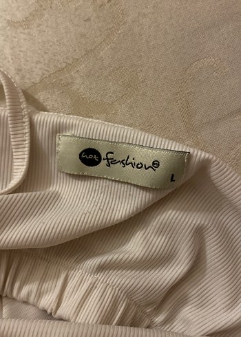 Bej Kadın Atlet, Kayık Yaka, Sade Tasarım - Görsel 2