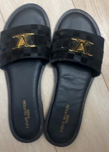 Siyah Parlak Yılan Desenli Platform Terlik - Görsel 2