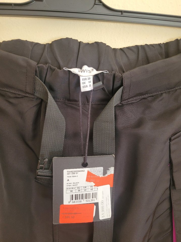 Mor Detaylı Siyah Uzun Kemerli Etek - Görsel 3