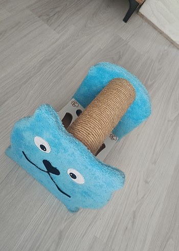 Mavi Kedi Tırmalama Tahtası