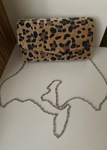Zincir Detaylı Leopar Desenli Süet Kadın Çanta