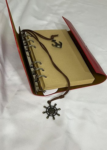 Beden Renk Koyu Kırmızı Deri Kapaklı Defter