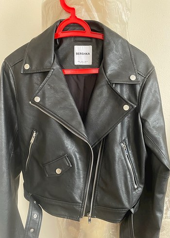 Bershka siyah deri ceket - Görsel 2
