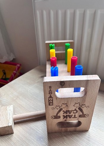 Fisher Price Renkli Ahşap Çekiçli Oyuncak