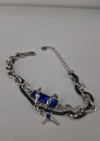 Zincir Detaylı Mavi Desenli Gotik Bileklik