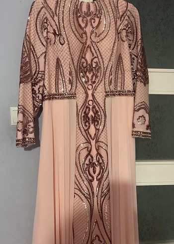 Pembe Desenli Drapeli Uzun Abiye Elbise