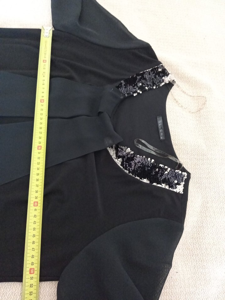 Uzun Siyah Dökümlü Kadın Elbise - Görsel 3