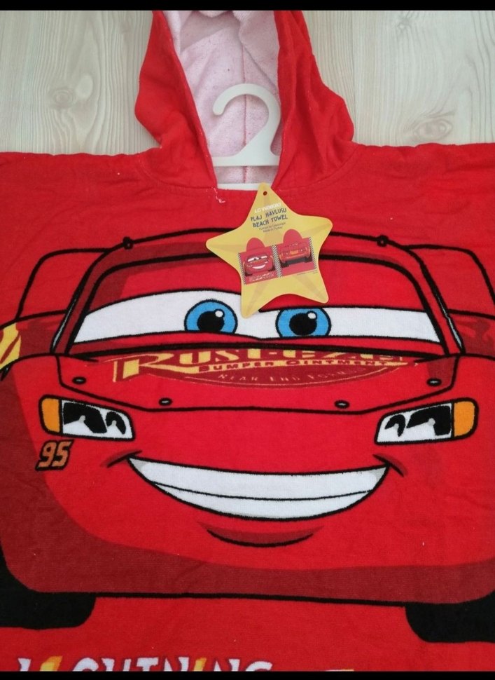 Kapüşonlu Şimşek McQueen Panço - Görsel 3