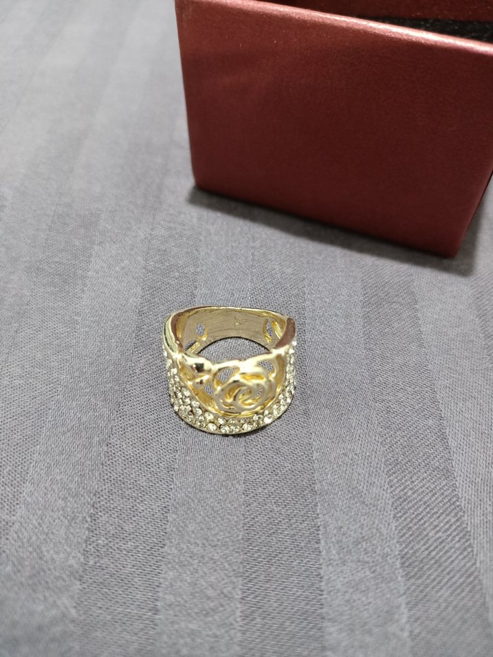 Altın Renkli İşlemeli Kadın Yüzük - Görsel 2