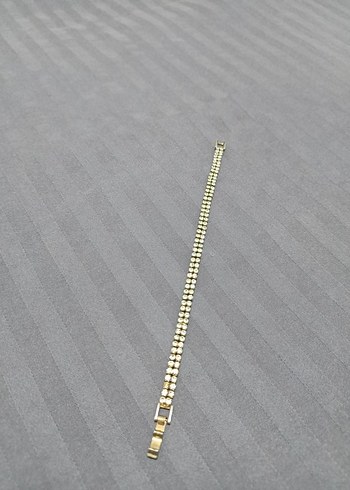 Minimalist Zincir Detaylı Altın Bileklik - Görsel 2